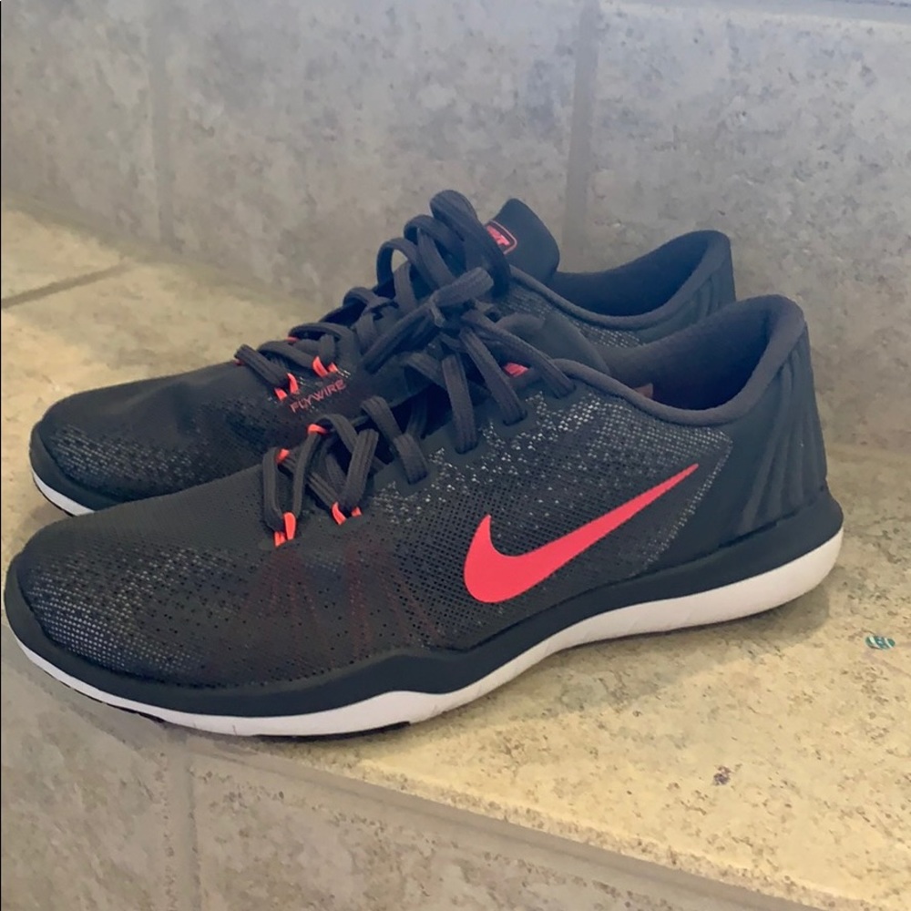 Nike | Women’s tennis shoes